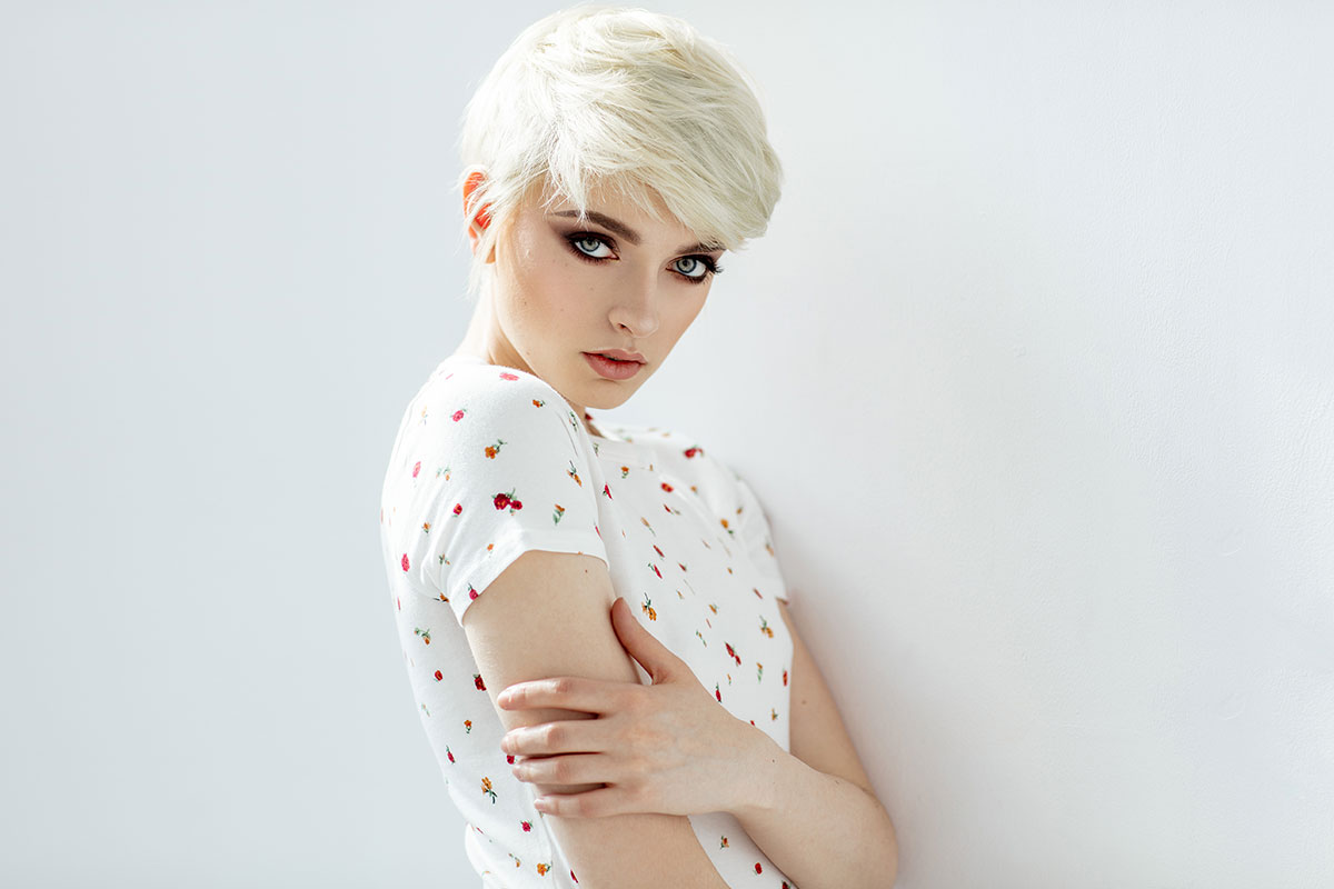 pixie biondo platino corto