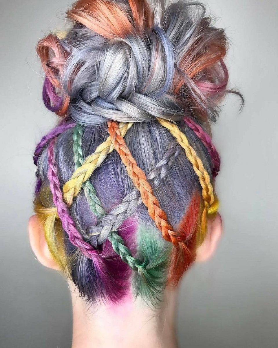 Acconciatura chignon capelli colorati - @leysahairandmakeup