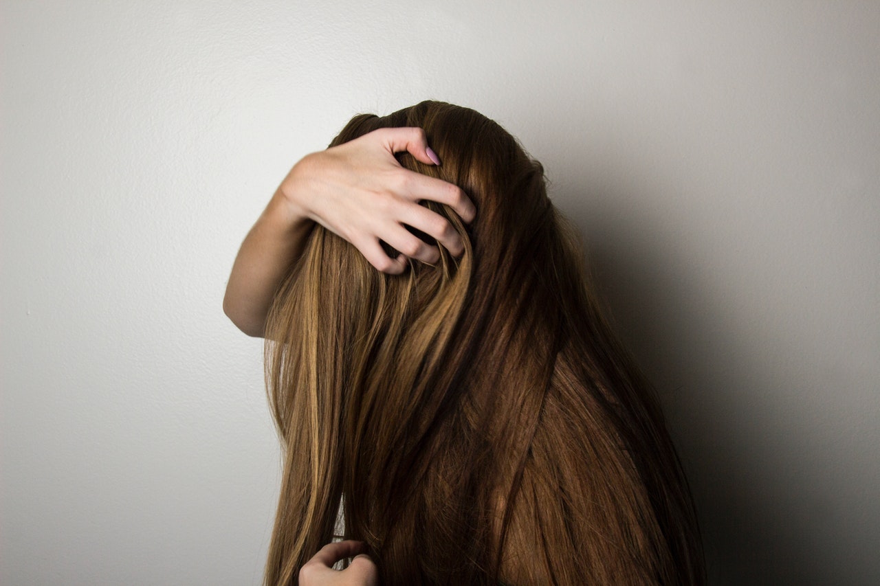 Le cause della caduta dei capelli in estate - Foto di Bennie Lukas Bester - Pexels.com
