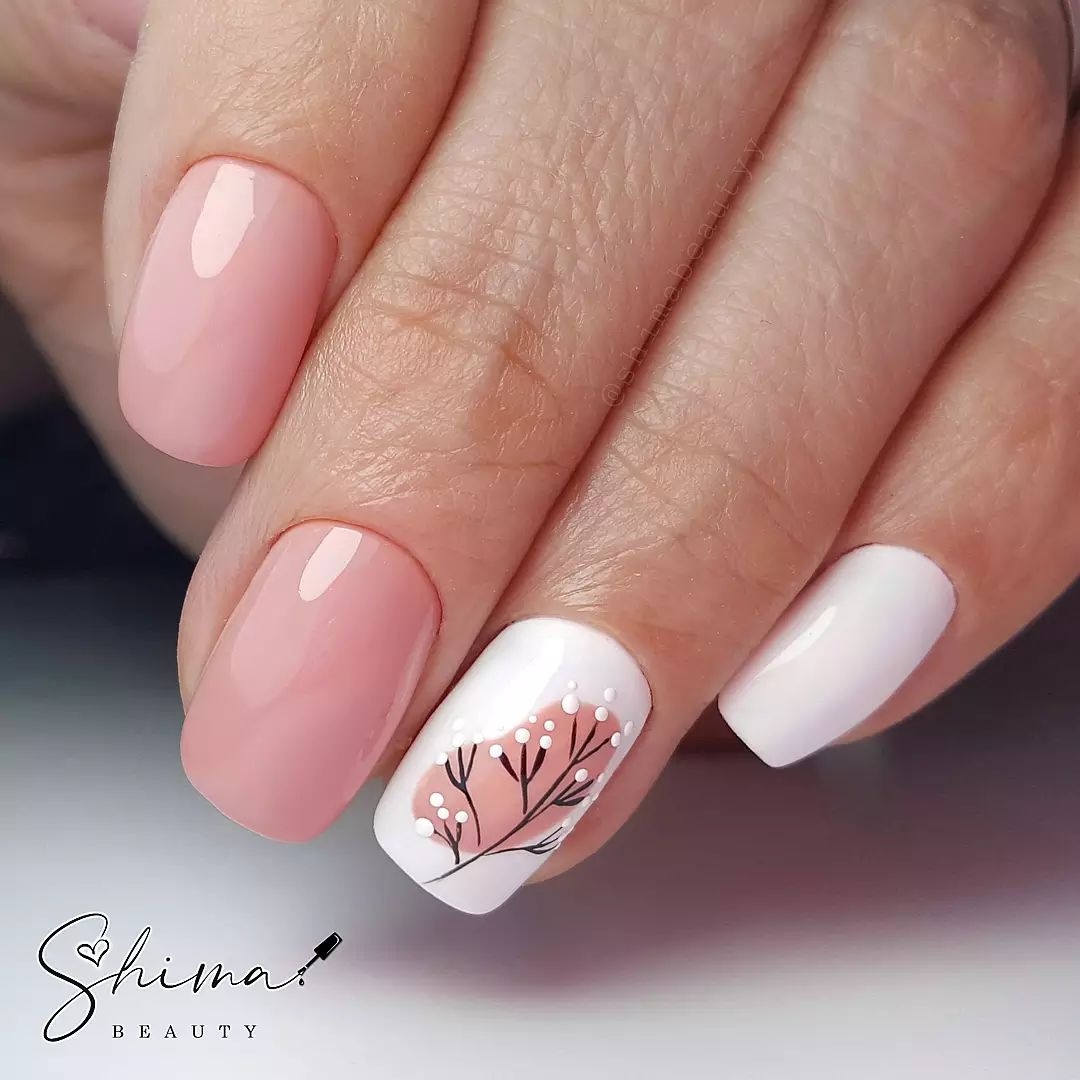 Unghie rosa chiaro e bianco - @shima_beautyy