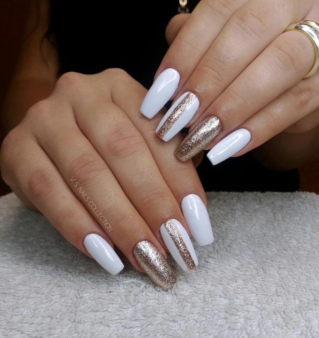 Unghie bianche e oro per spose - @v.s.nails.and.beauty