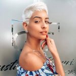 Idea taglio di capelli pixie cut color bianco neve Instagram-@graccicorrea