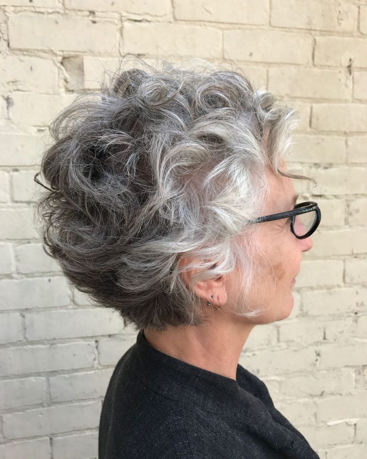 Il Taglio Perfetto Per Le Over 50 Uno Stile Leggero E Sbarazzino Che
