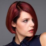 Taglio di capelli medio rosso - @shutterstock.com