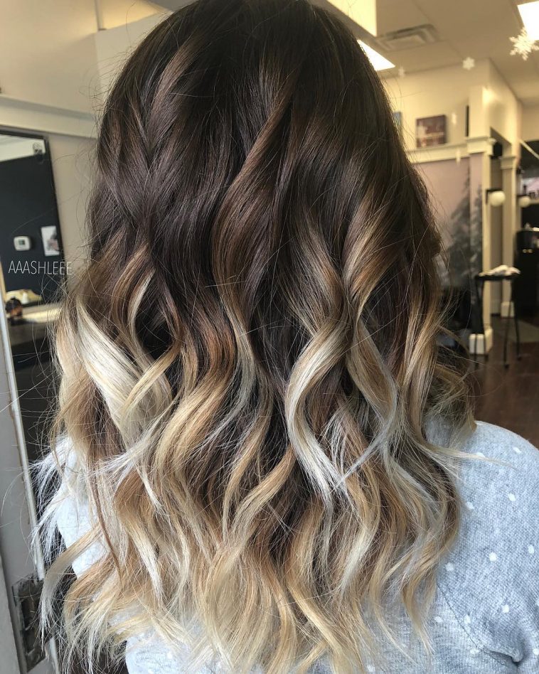 Balayage Biondo Freddo Su Capelli Castani