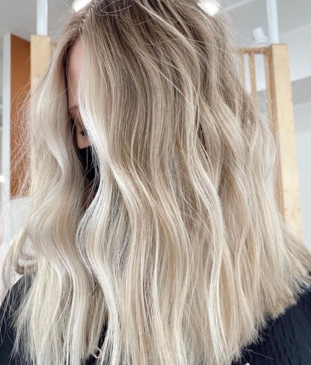 Balayage biondo capelli medi - @kelseyyincolorr