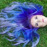 tendenti al blu colora i capelli di viola