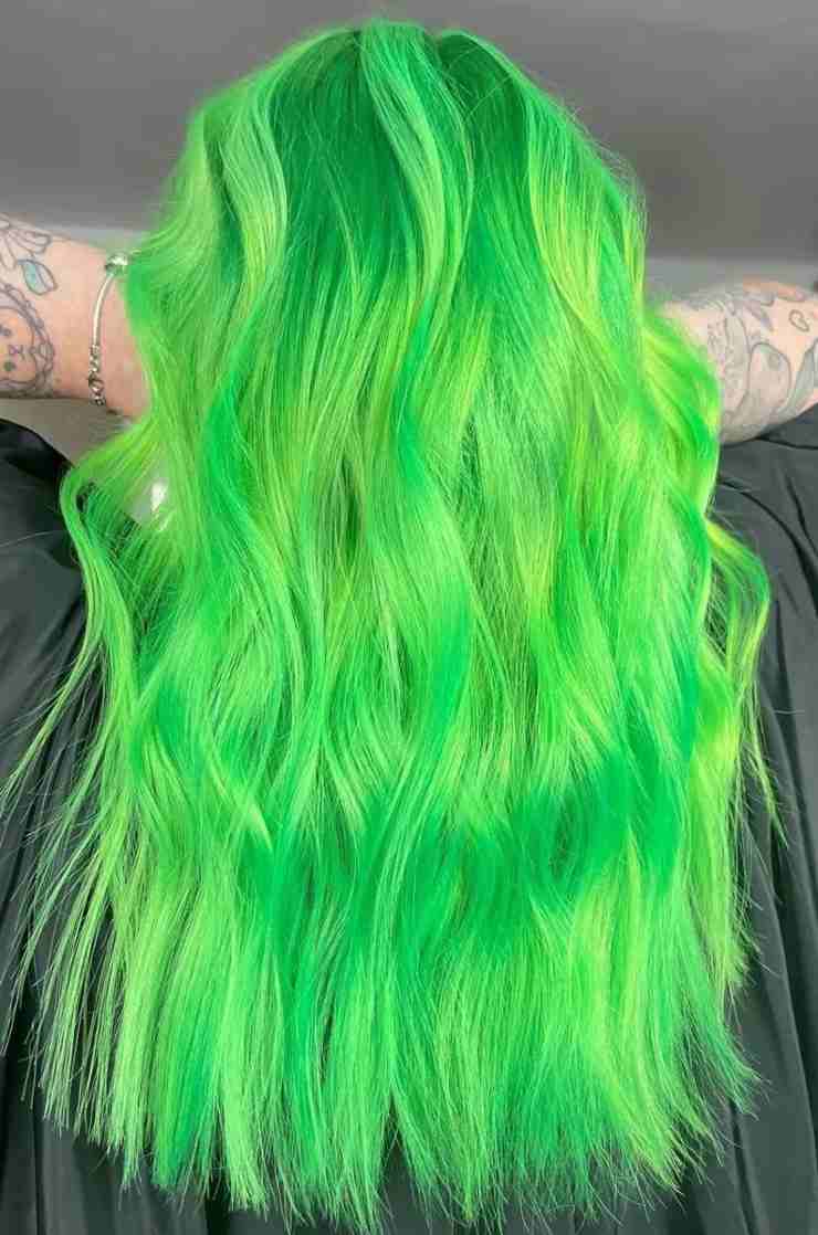 chiaro verde capelli - @manicpanicnyc