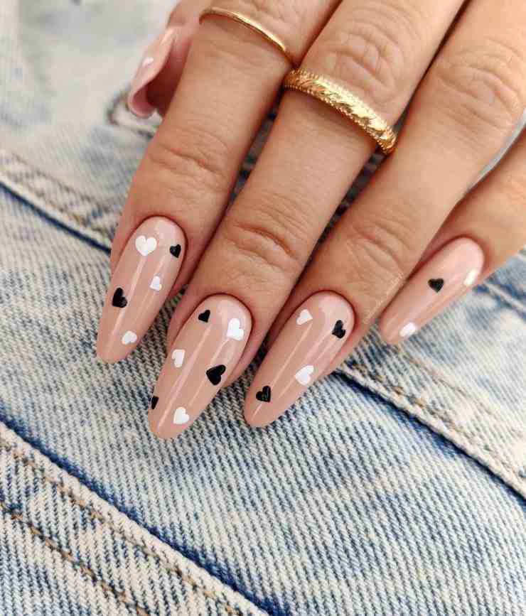 casual le manicure in tendenza @olootka_nailart