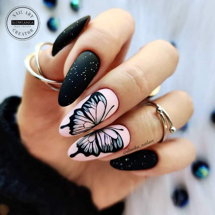 Nail Art black con disegno farfalla