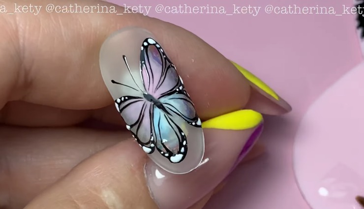 nail art farfalle