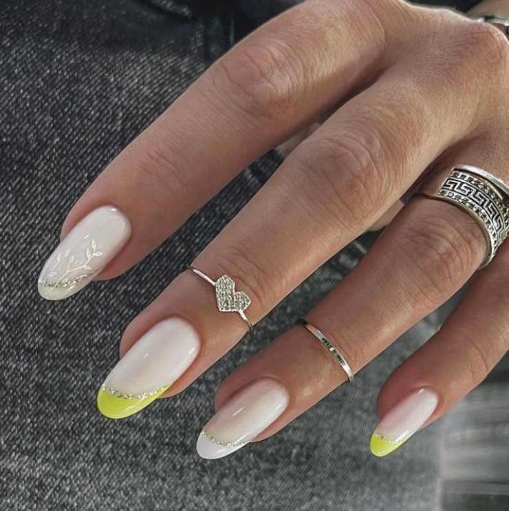 Nail Art di Primavera con french giallo