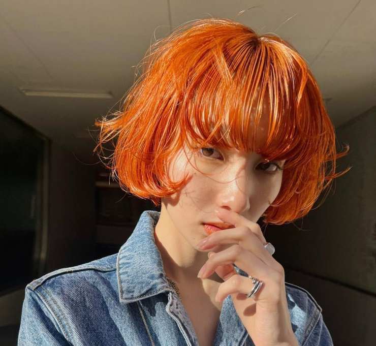 moda e tagli di capelli ragazze basse, hair bob arancio